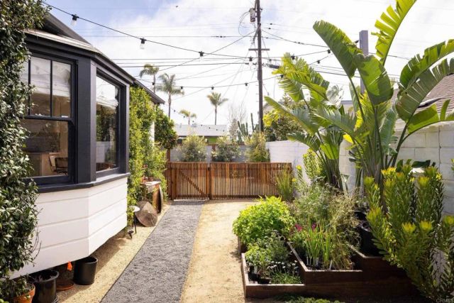 909 Leonard Avenue, Oceanside, CA 92054