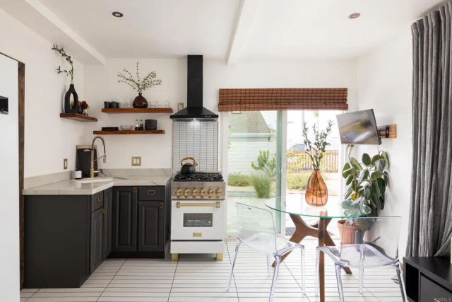 909 Leonard Avenue, Oceanside, CA 92054