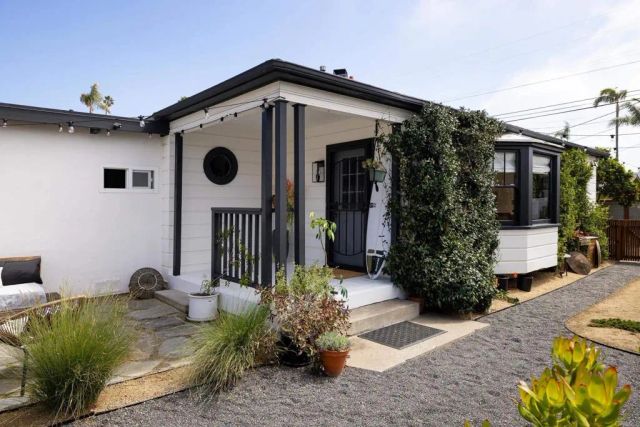 909 Leonard Avenue, Oceanside, CA 92054