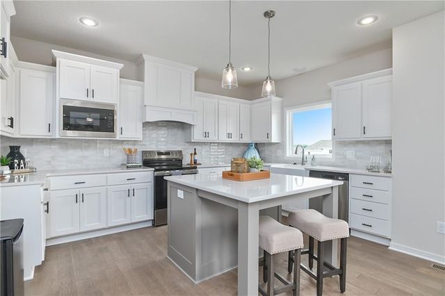 23827 W 59th Terrace, Shawnee, KS 66226