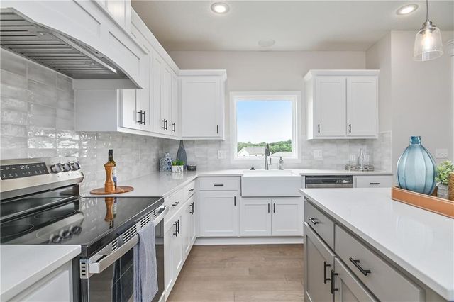 23827 W 59th Terrace, Shawnee, KS 66226
