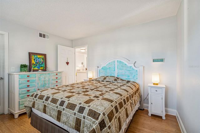 946 VIRGINIA STREET 201, Dunedin, FL 34698