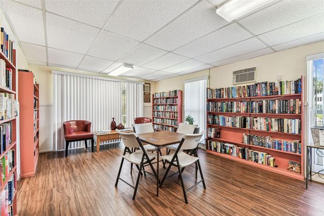 946 VIRGINIA STREET 201, Dunedin, FL 34698