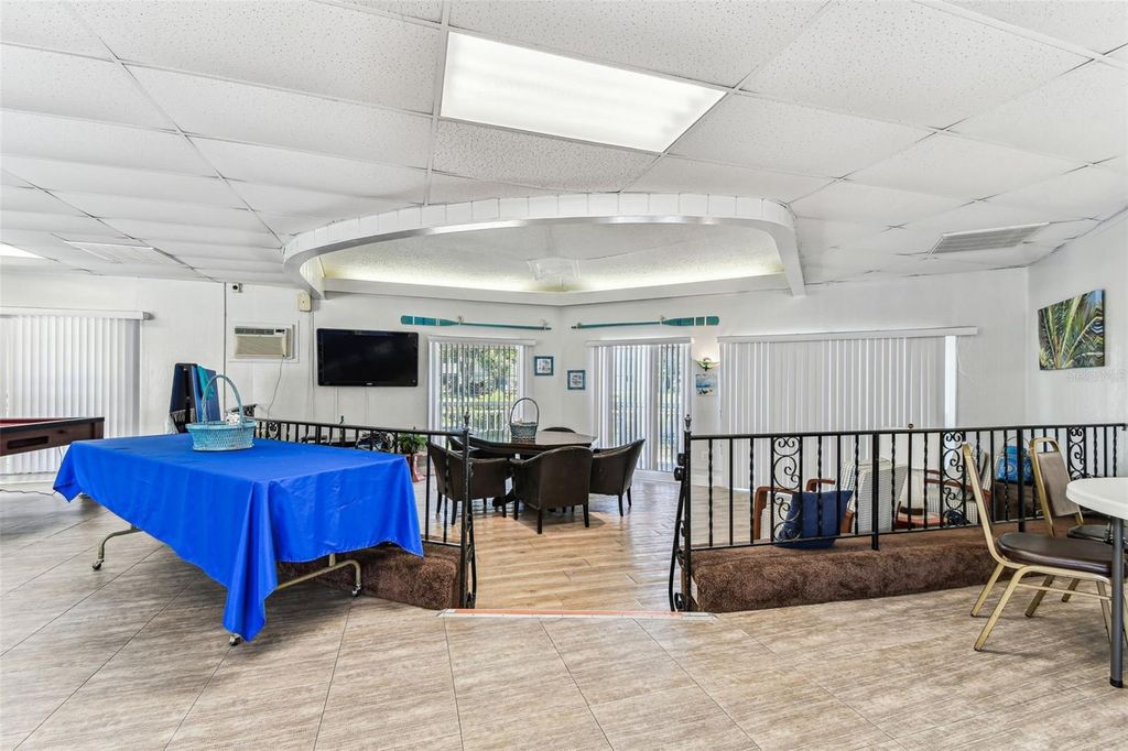 Image 32 of property listing at 946 VIRGINIA STREET 201, Dunedin, FL 34698