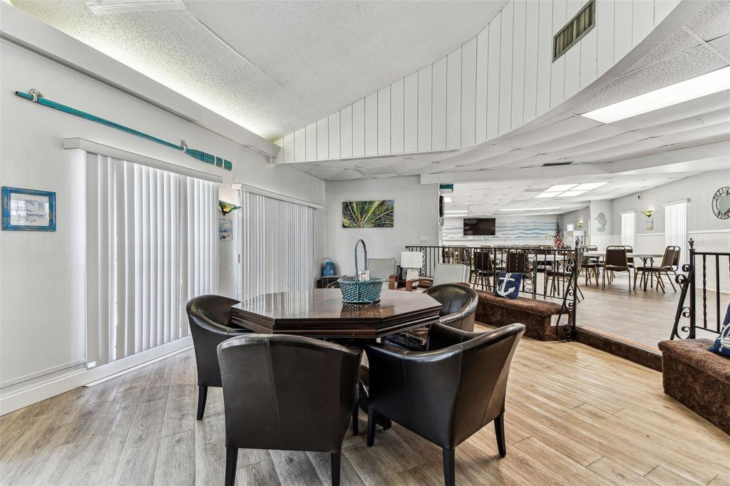 Image 35 of property listing at 946 VIRGINIA STREET 201, Dunedin, FL 34698