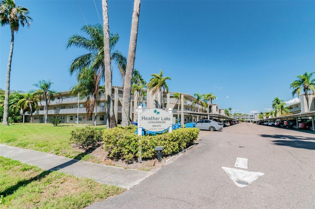 Image 39 of property listing at 946 VIRGINIA STREET 201, Dunedin, FL 34698