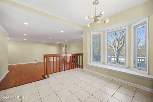 27 Meadow Lane, Marlboro, NJ 07746