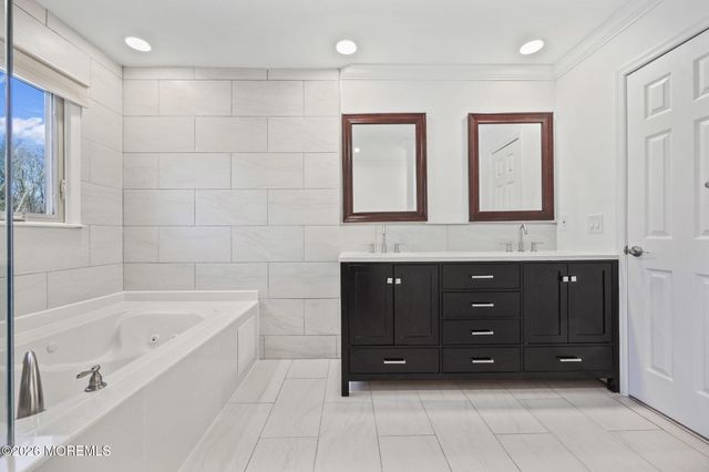 27 Meadow Lane, Marlboro, NJ 07746