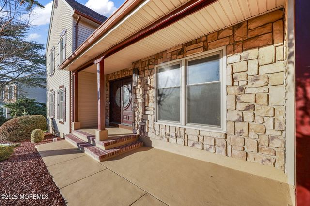 27 Meadow Lane, Marlboro, NJ 07746