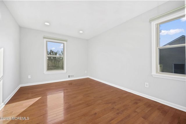 27 Meadow Lane, Marlboro, NJ 07746