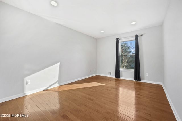 27 Meadow Lane, Marlboro, NJ 07746