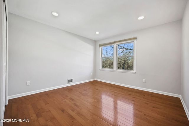 27 Meadow Lane, Marlboro, NJ 07746