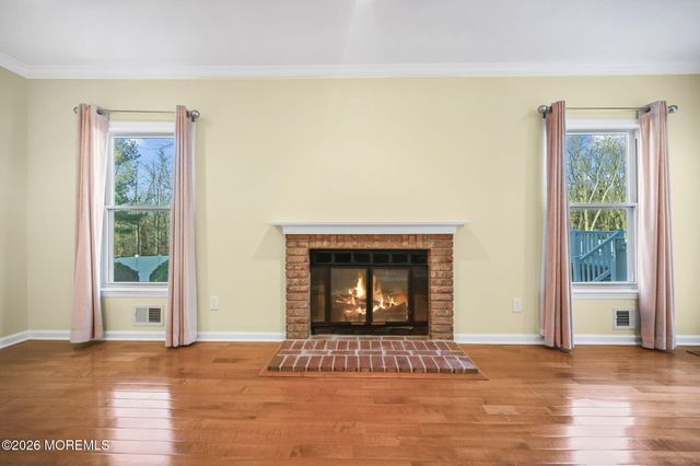 27 Meadow Lane, Marlboro, NJ 07746