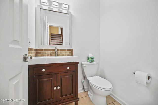 27 Meadow Lane, Marlboro, NJ 07746