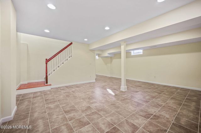 27 Meadow Lane, Marlboro, NJ 07746