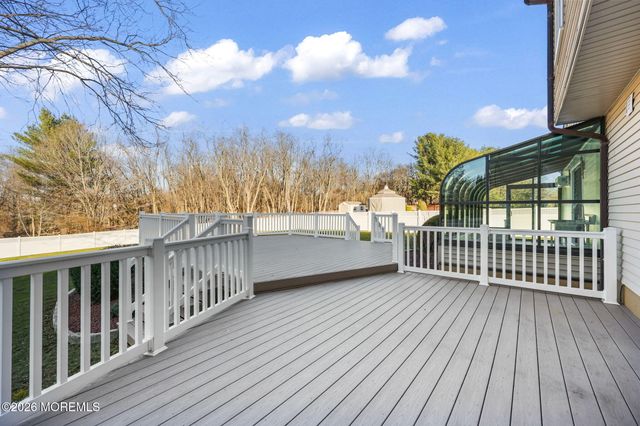 27 Meadow Lane, Marlboro, NJ 07746