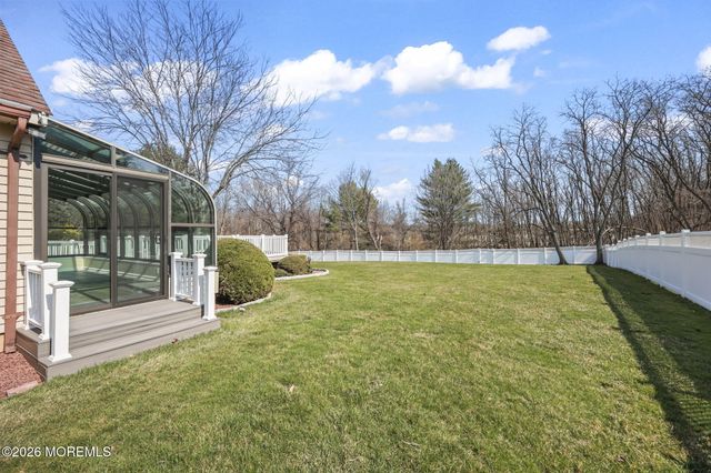 27 Meadow Lane, Marlboro, NJ 07746