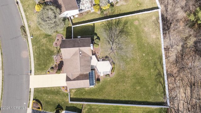 27 Meadow Lane, Marlboro, NJ 07746