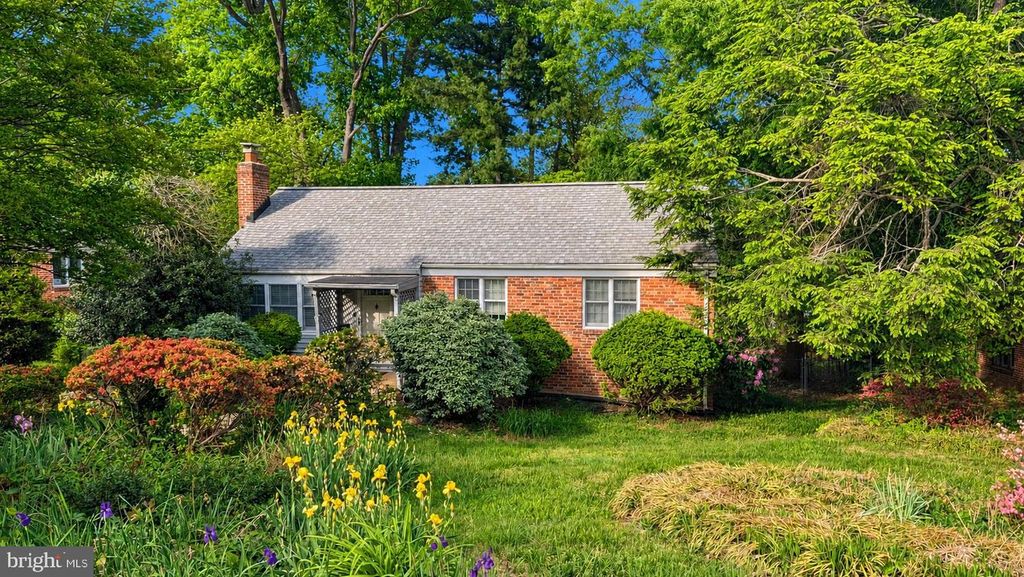 2527 BUCKELEW DR, Falls Church, VA 22046