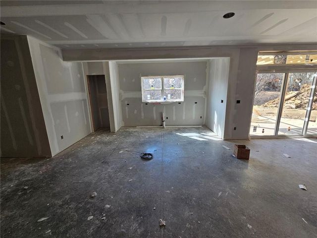 23955 W 113th Terrace, Olathe, KS 66061