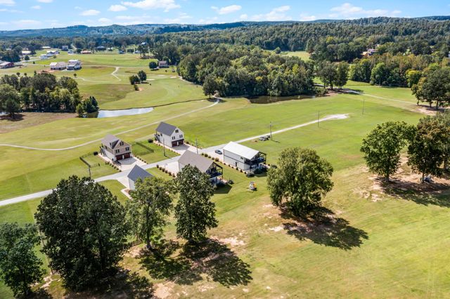 256 Fairway Villa Ln, Decaturville, TN 38329