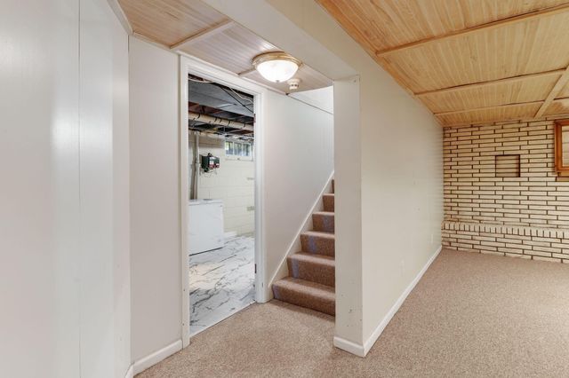 987 Chippewa Avenue, Mendota Heights, MN 55118