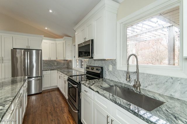 363 Balmoral Drive, Richmond Heights, OH 44143