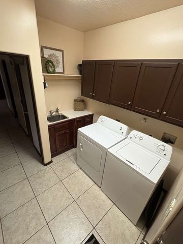 4349 Vuelta Dorado, Santa Fe, NM 87507