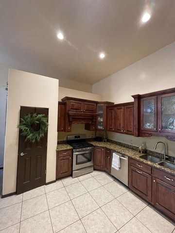 4349 Vuelta Dorado, Santa Fe, NM 87507