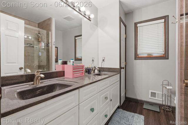 2348 Rochester Road, Addison Township, MI 48367