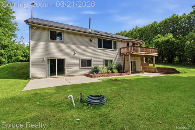 2348 Rochester Road, Addison Township, MI 48367
