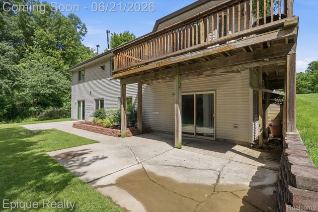 2348 Rochester Road, Addison Township, MI 48367