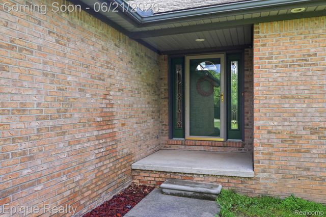 2348 Rochester Road, Addison Township, MI 48367