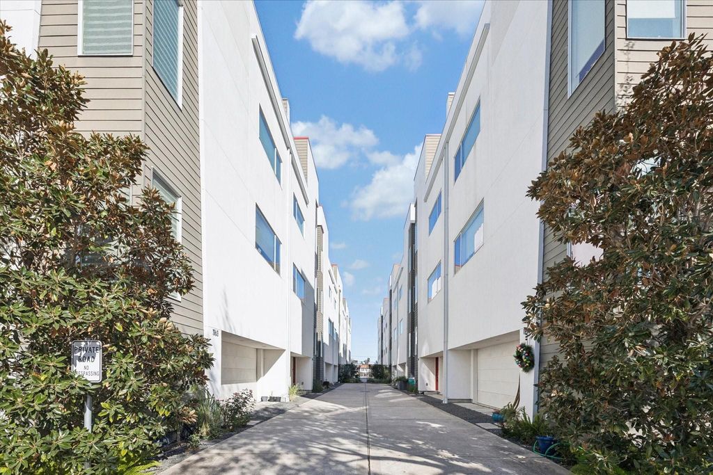 1151 W 18th Street, Houston, TX 77008