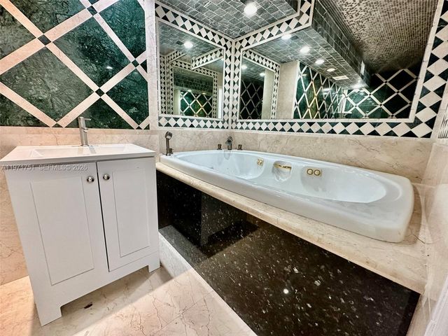 1880 S Ocean Dr 402, Hallandale Beach, FL 33009