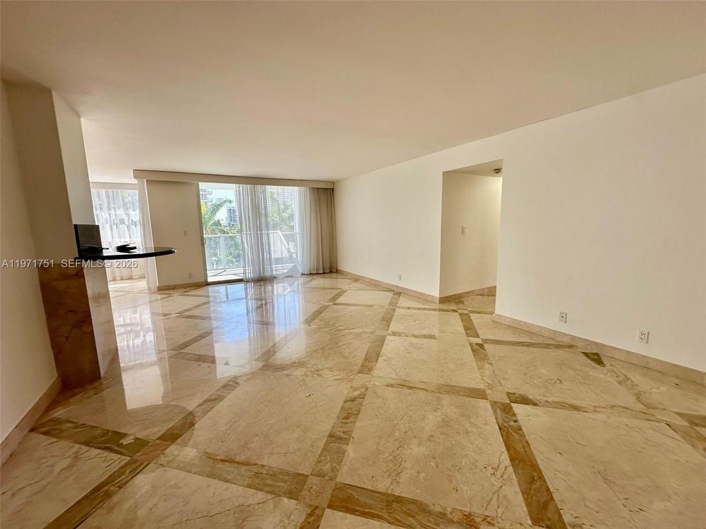 1880 S Ocean Dr 402, Hallandale Beach, FL 33009