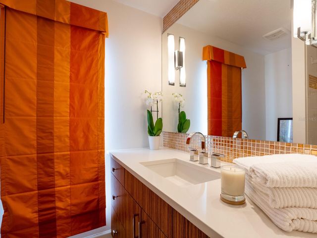 4729 OAK RUN DRIVE, Sarasota, FL 34243