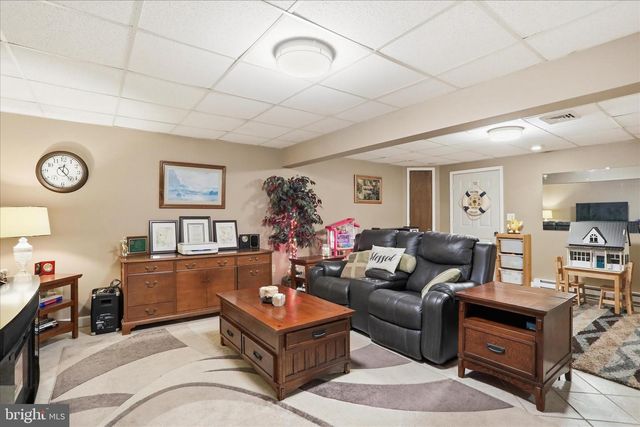 13117 RESH RD, Hagerstown, MD 21740