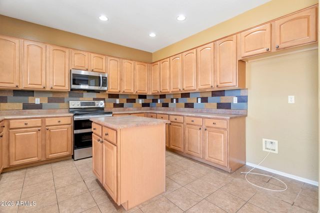 7215 W ST CHARLES Avenue, Laveen, AZ 85339