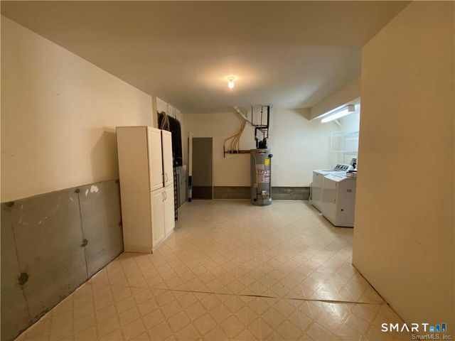 11 Mannions Lane APT 11, Danbury, CT 06810