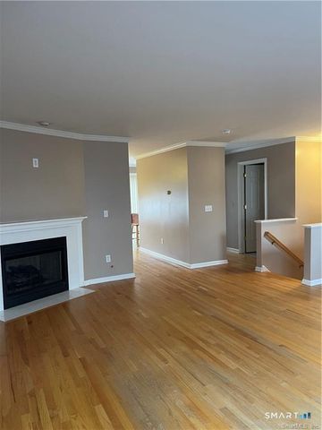 11 Mannions Lane APT 11, Danbury, CT 06810