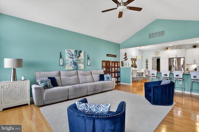 618 BELLFLOWER RD, Langhorne, PA 19047