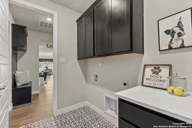 264 Storm Way, Castroville, TX 78009