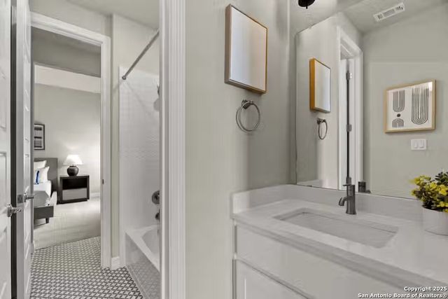 264 Storm Way, Castroville, TX 78009