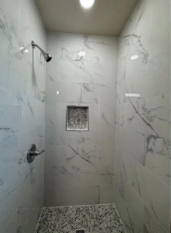 Image 15 of property listing at 2338 Lotus Avenue, Fresno, CA 93706