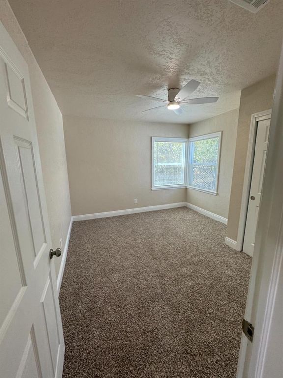 Image 17 of property listing at 2338 Lotus Avenue, Fresno, CA 93706