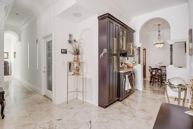 6590 Fountains Circle, Lake Worth, FL 33467