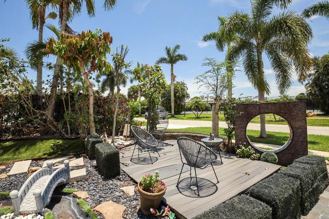 6590 Fountains Circle, Lake Worth, FL 33467