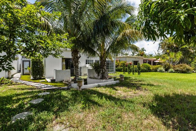 6590 Fountains Circle, Lake Worth, FL 33467