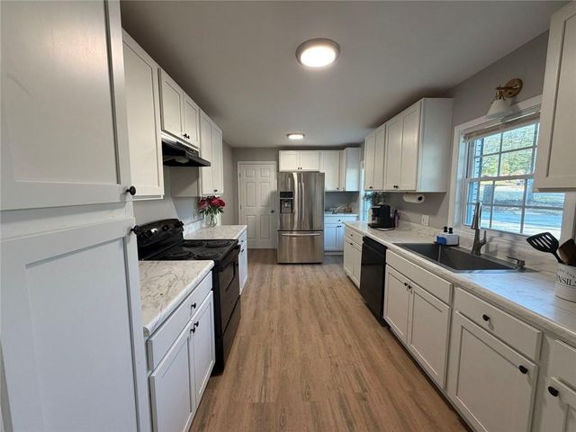 431 Pineridge Road, Forest Park, GA 30297